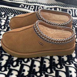 UGG TASMAN SIZE 8